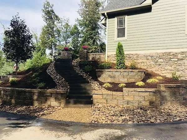 Etowah_Landscaper_landscapelandscapedesign_LaughterFamilyHardscapes.webp (16)